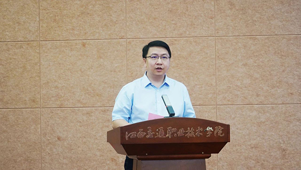 尊龙集团官网副总经理刘铭皓
